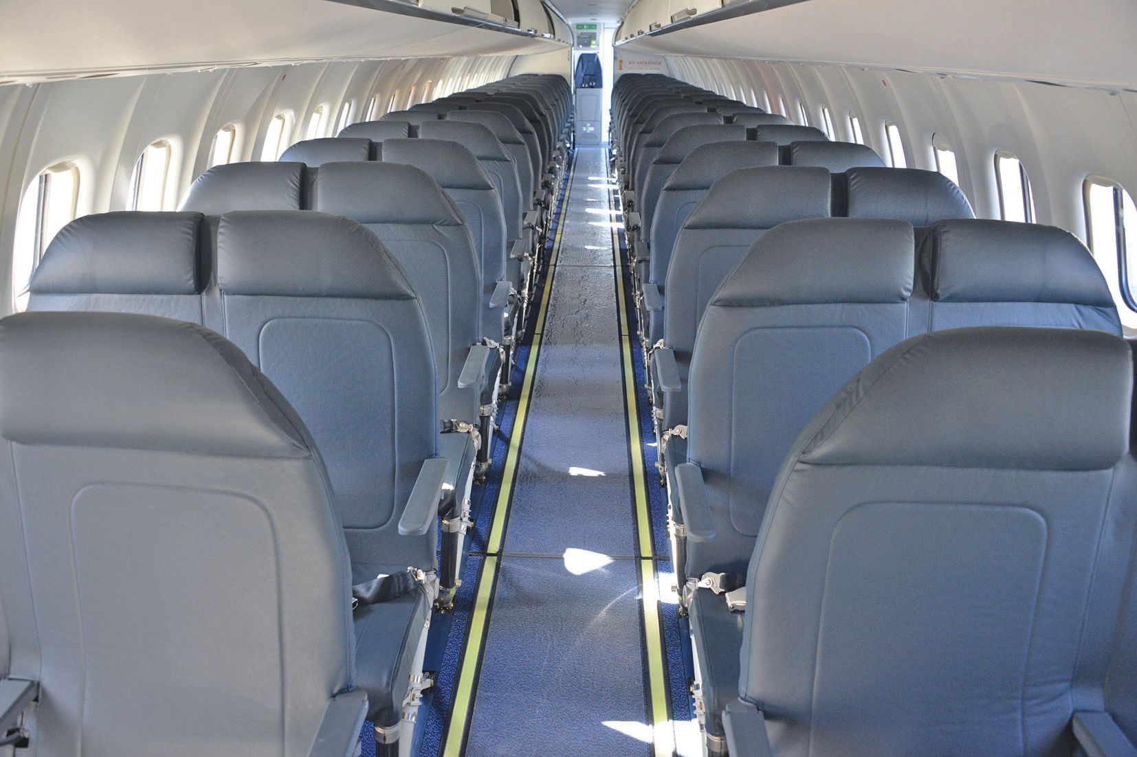 Tant que la piste de Magenta n’est pas élargie, une limite de masse au décollage  empêchera les ATR de voyager à plein. Les deux derniers appareils sont équipés de sièges  ultralégers, fabriqués par l’entreprise française Expliseat. Ils ne pèsent que 4 kg