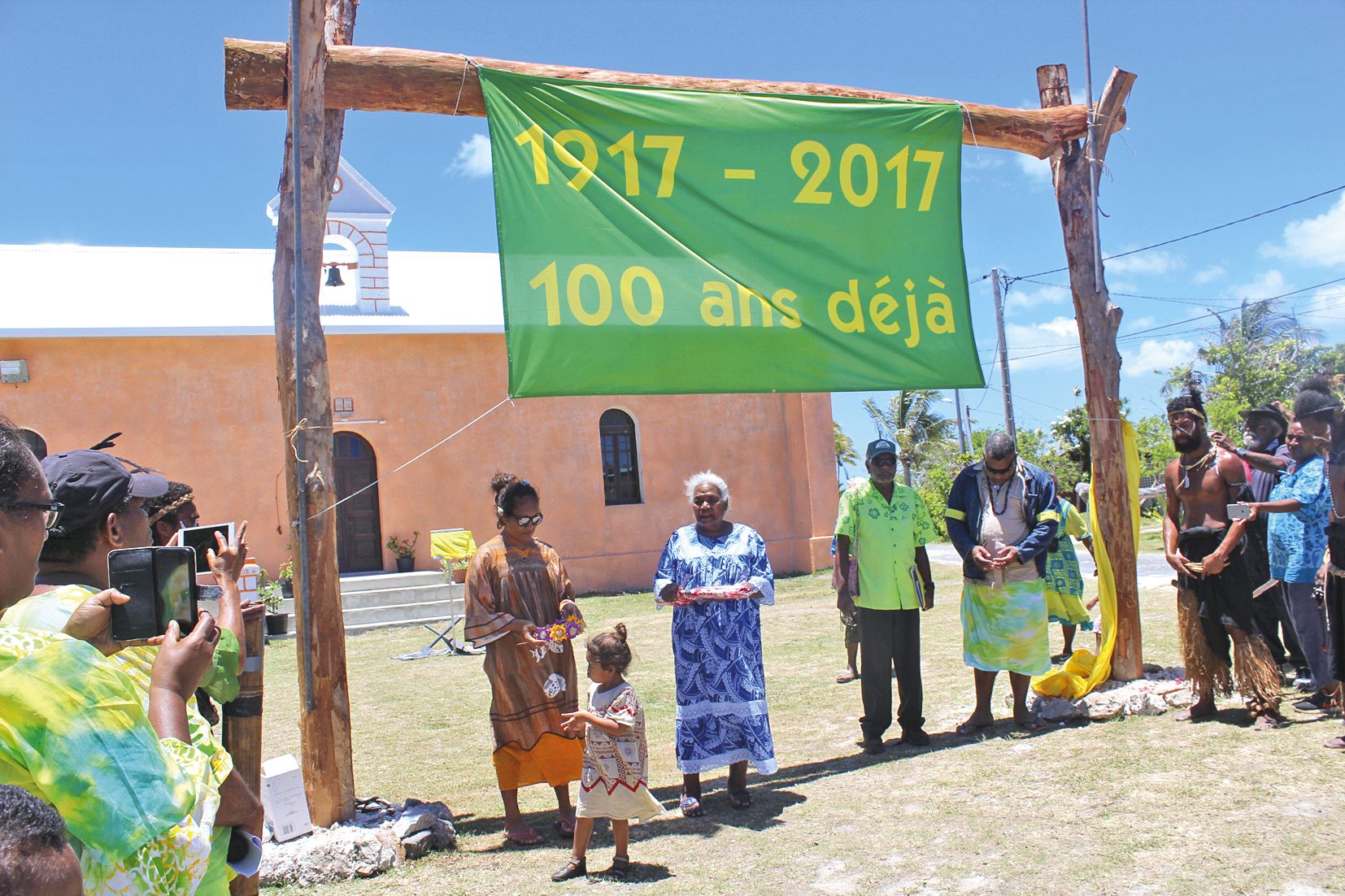 Les anciens ont tenu à assister cette fête pour témoigner avec la nouvelle génération de l’histoire de leur paroisse et du temple.