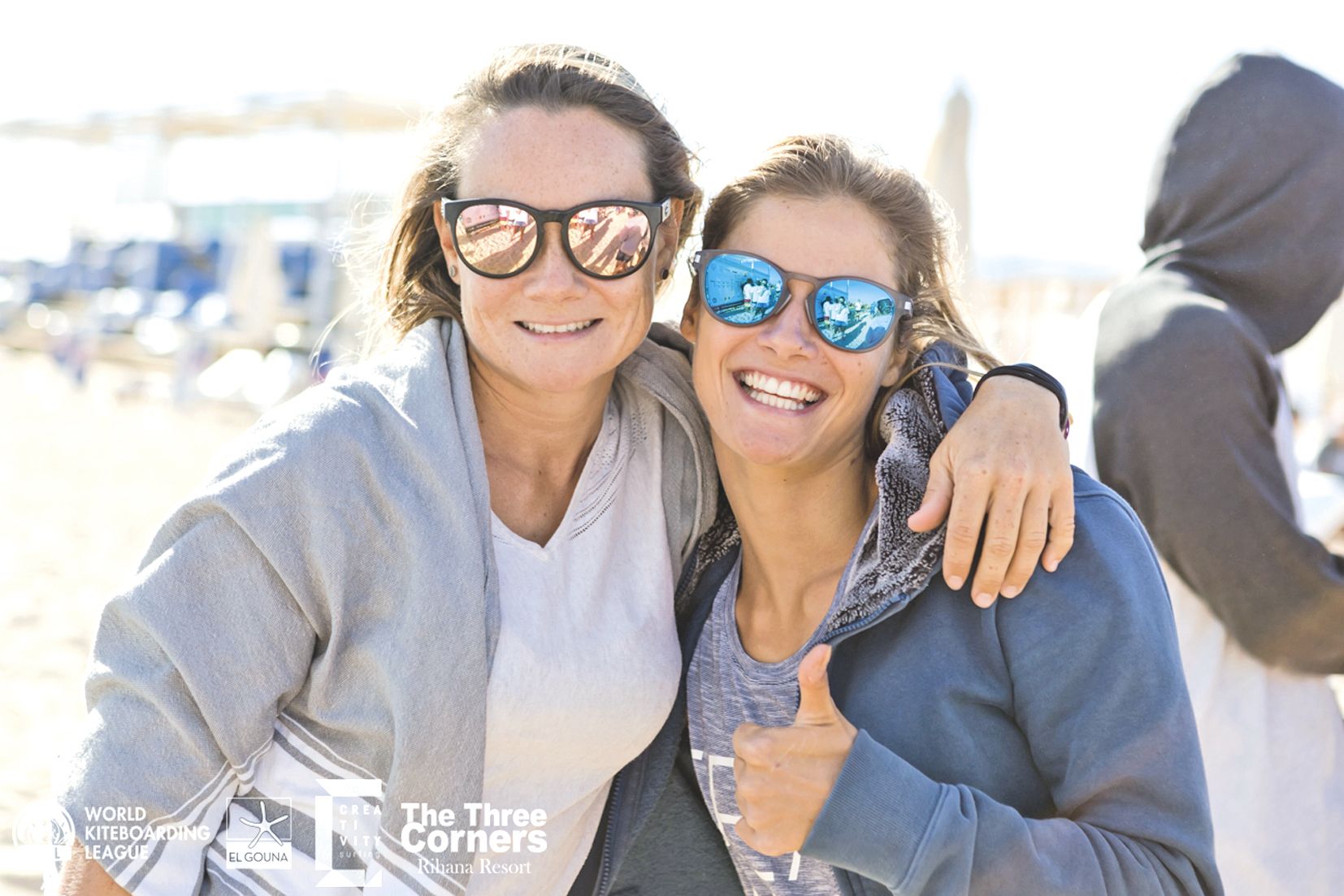 Maureen Castelle (à gauche) et Pauline Valesa se sont toutes les deux lancées dans le freestyle Pointe Magnin, à Nouméa.