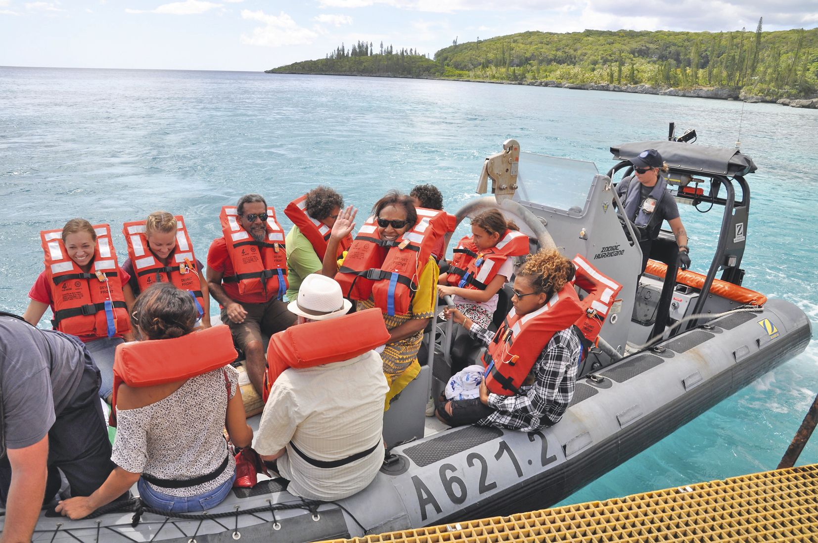 Au total, trente résidents ont pu partir à la découverte du D’Entrecasteaux par petits groupes répartis sur l’après-midi. De nouvelles visites seront programmées dans l’année pour offrir cette opportunité à tous.