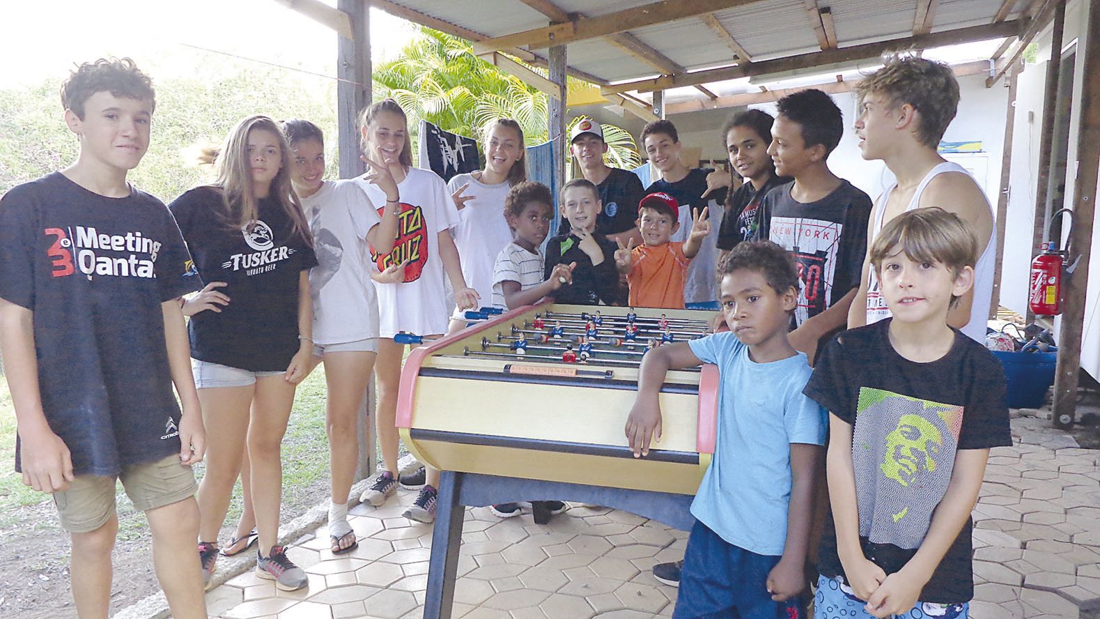 Le centre de vacances Doucampo, dirigé par Yanita Delpias, est situé en pleine nature, à La Ouenghi. Il a accueilli  cinquante vacanciers, trente enfants âgés de 6 à 12 ans et vingt adolescents âgés de 13 à 16 ans.