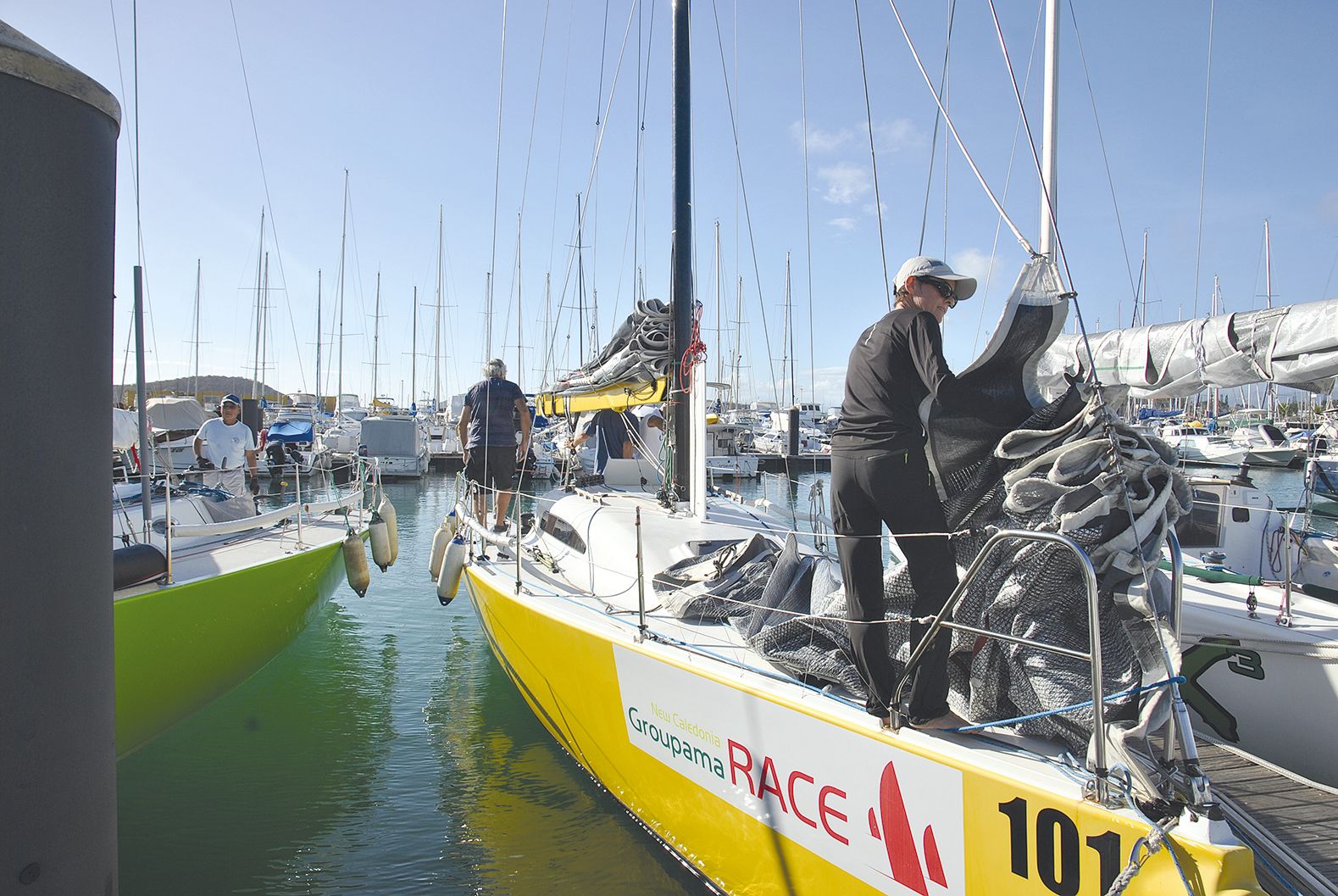 Le rendez-vous est donné une demi-heure avant de sortir en mer, pour gréer le bateau et faire connaissance.