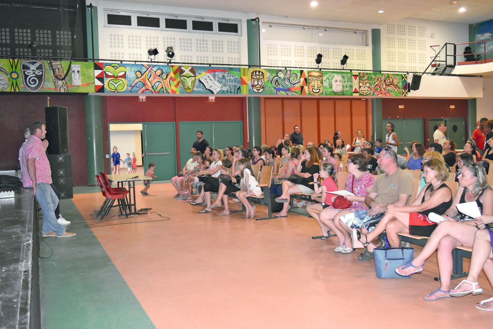 Les parents sont venus nombreux mardi assister à la réunion d’information sur l’école de danse et de musique au Dock.