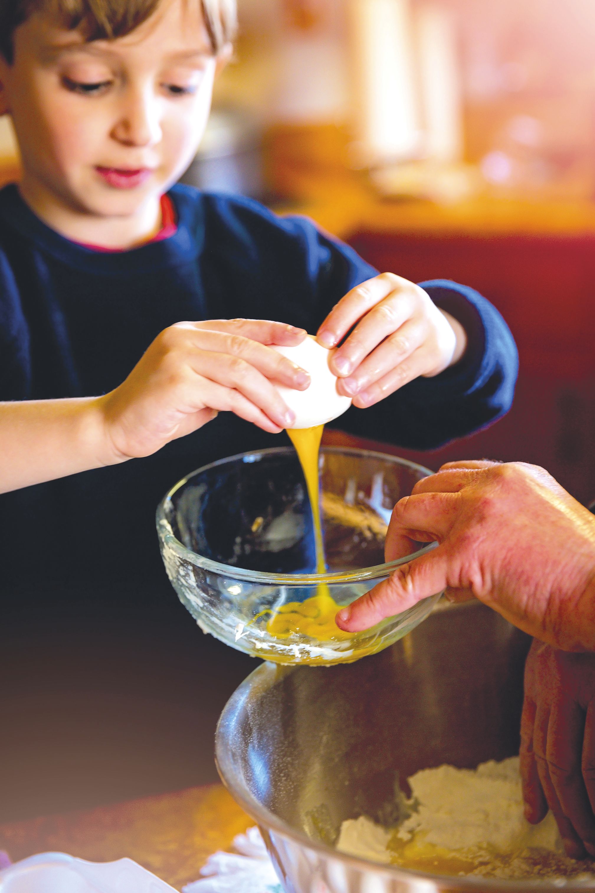 Transmettre aux enfants le plaisir de cuisiner est l’une des meilleures façons de maîtriser son alimentation, dont le sel.