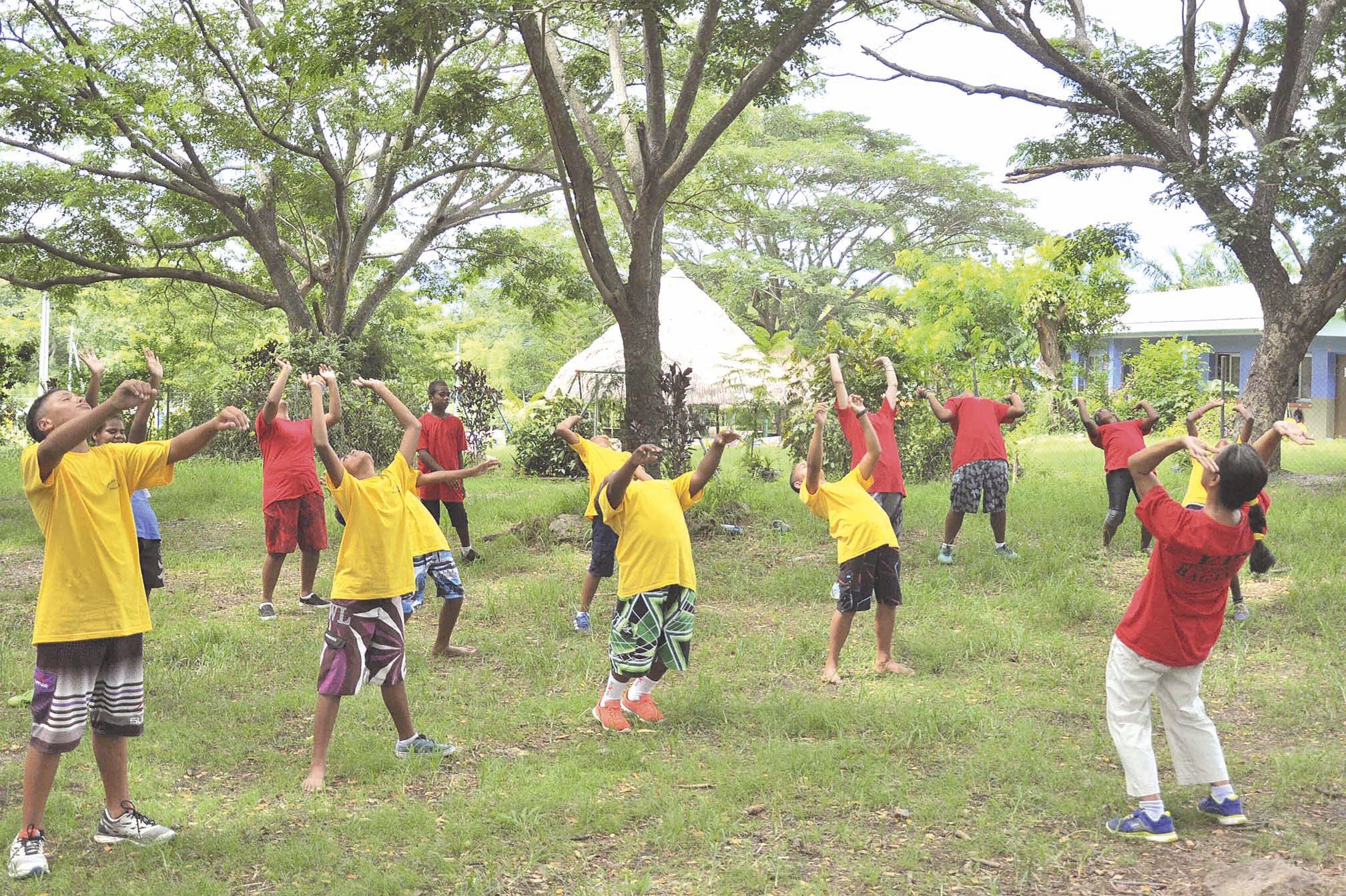 Cet atelier de Qi Gong a permis aux élèves de travailler la relaxation, nécessaire en EPS pour les retours au calme après des efforts prononcés et longs.