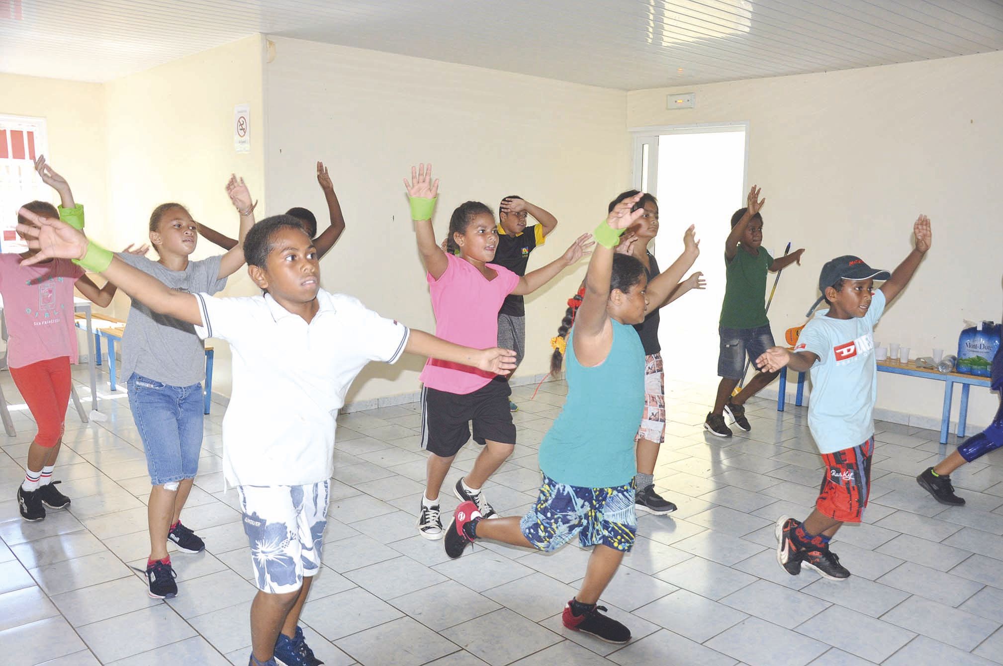 Une séance de Zumba, encadrée par Perrine, enseignante en CM1, rien de tel pour se donner à fond. « Cette activité me plaît parce qu’on fait du sport en même temps qu’on danse et le tout en musique », s’enthousiasmait une élève.