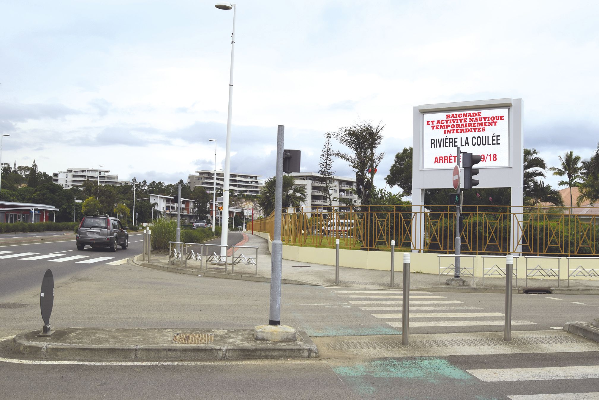 La plupart des baigneurs présents samedi, à la Coulée, ont été obligés de passer devant l’imposant panneau d’information de la mairie. Pour autant, beaucoup ne l’avaient pas lu.