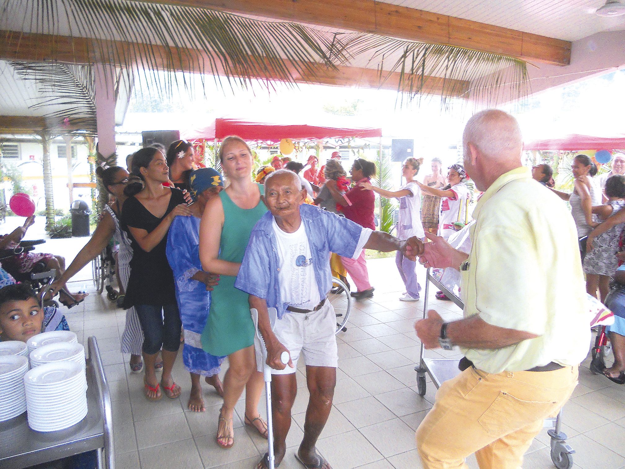 Après le repas pris en famille, une animation, sous la forme d’un thé dansant, a enflammé les participants, sous la houlette de l’orchestre local, les Dad.