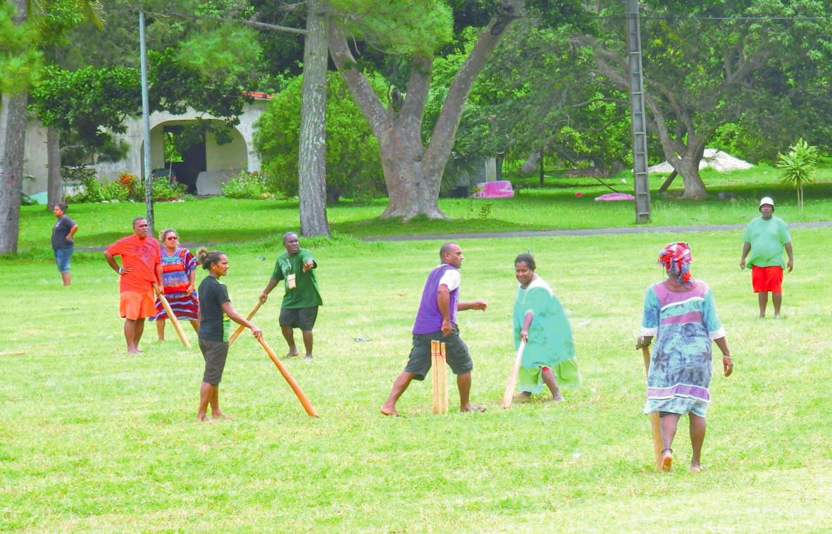 L’après-midi du dimanche pascal a laissé place aux loisirs pour partager autrement. Le cricket a réuni hommes et femmes, jeunes et moins jeunes autour d’un autre plaisir commun.