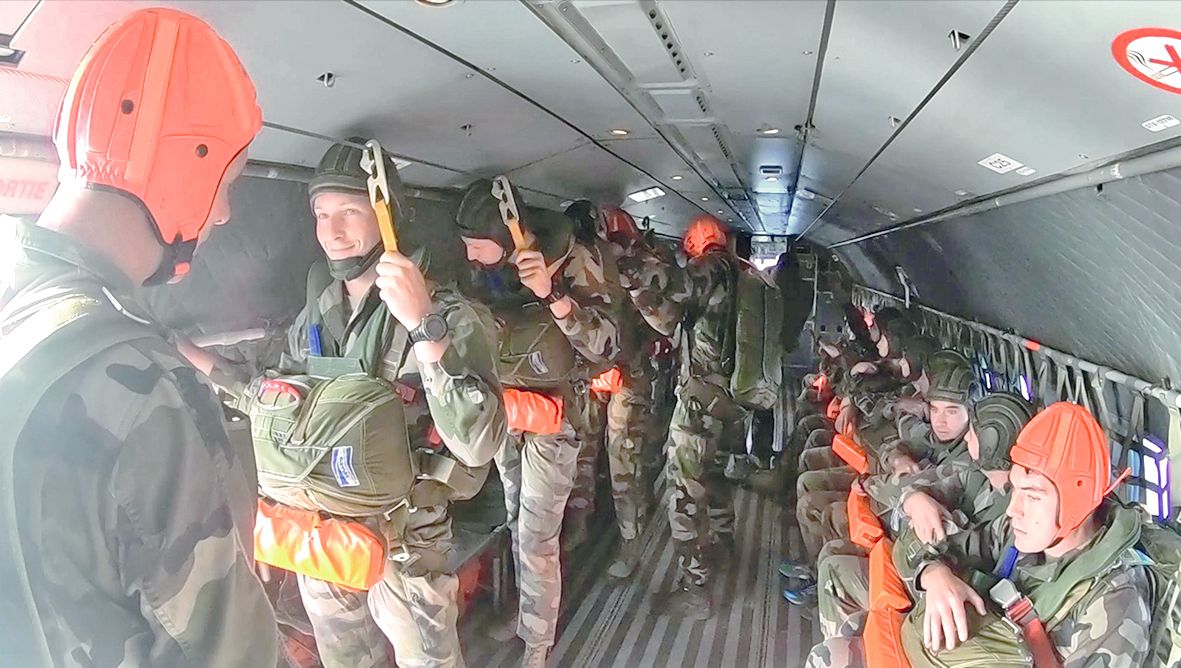 Cet entraînement était une mise en condition pour des missions de secours à la population. Hier, ils ont été récupérés par des embarcations du centre d’instruction nautique commando.