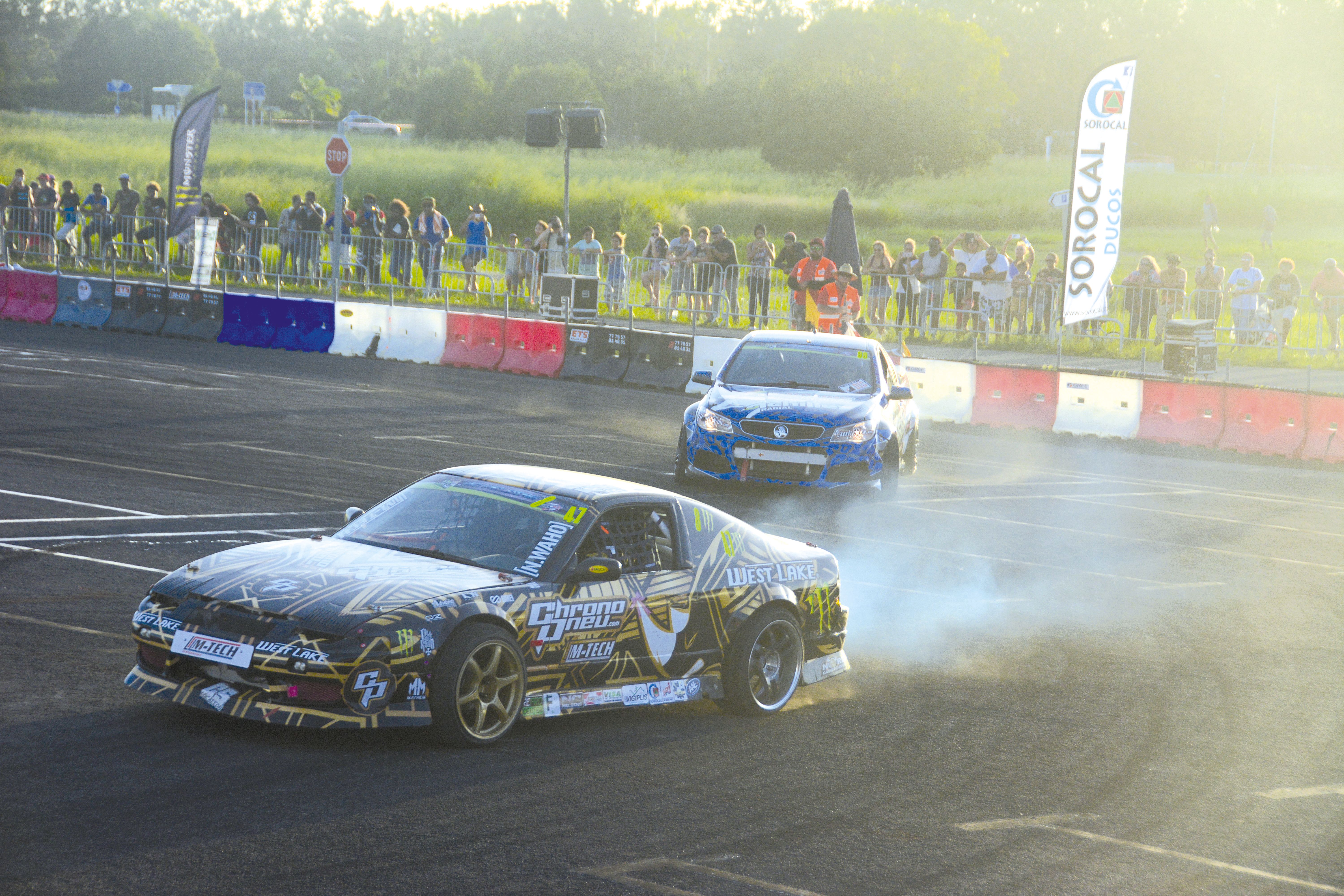 Toujours impressionnants, plusieurs battles ont été organisés samedi. Faute d’avoir assez de voitures équipées, la pratique restera dans le domaine du show encore cette saison.