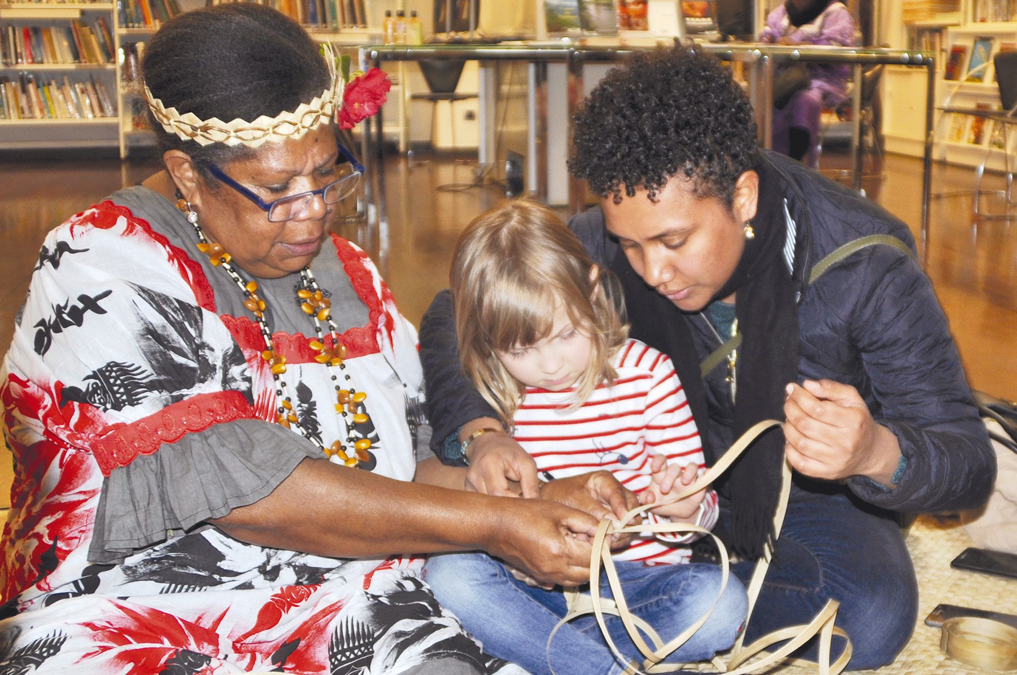 Les femmes exposent leurs savoirfaire à Paris Les Nouvelles