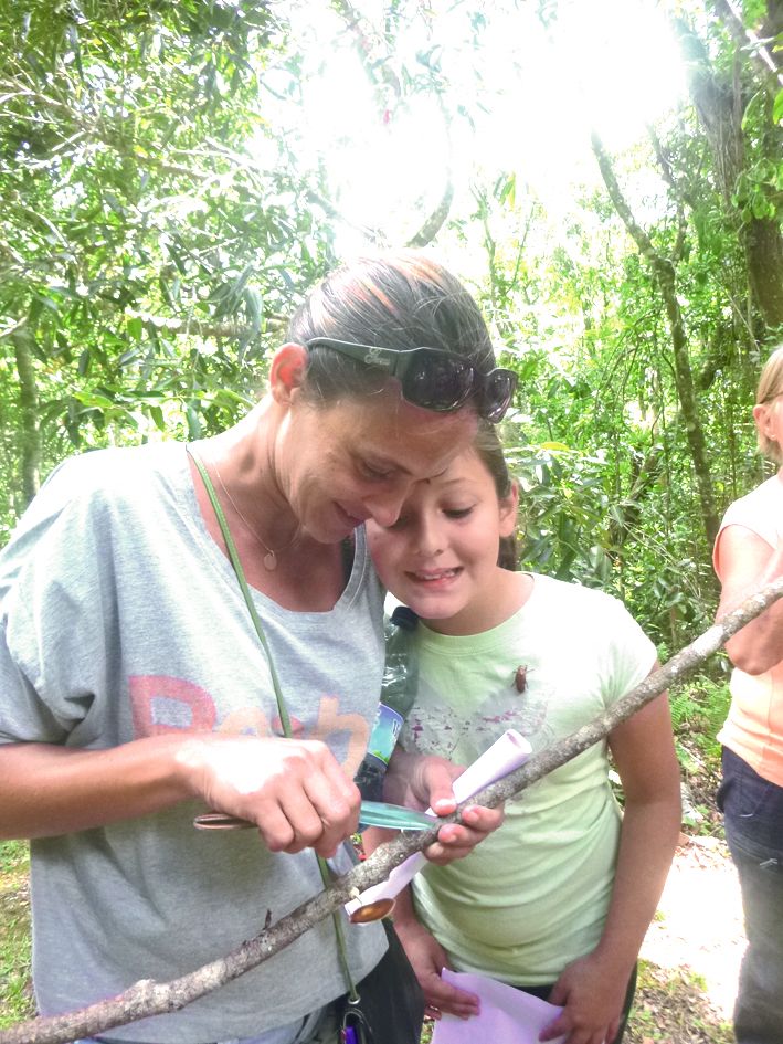Annie et sa fille Imane ont découvert certains champignons qu’elles ne connaissaient pas.