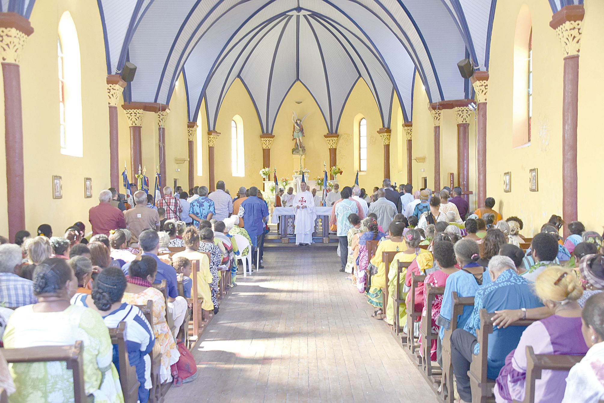 Une messe œcuménique a été donnée à Saint-Michel avant la cérémonie. « La religion a été le fil rouge de ces 30 ans de réconciliation et elle doit continuer à jouer son rôle », rappelle l’aumônier militaire Amaury Cariot.