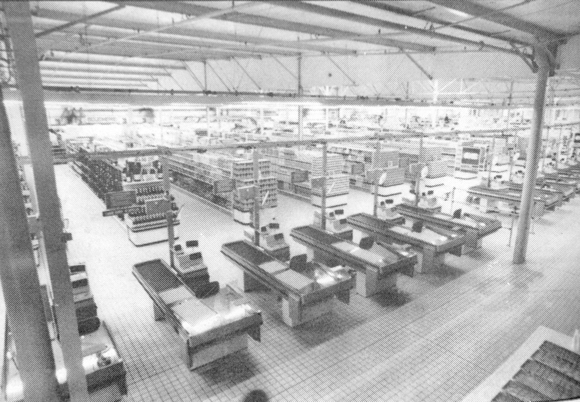 Les 170 employés, 1 000 places de parking et 20 000 articles de l’hyper Euromarché étaient dénoncés comme « démesurés » en 1989.