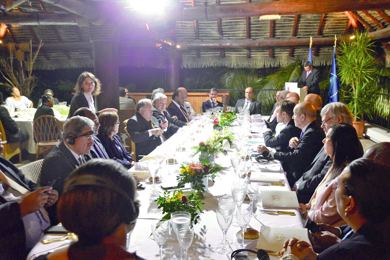 Influence grandissante de la Chine, financement de l’adaptation aux changements climatiques, développement économique… Dans son discours, Emmanuel Macron a assuré la communauté du Pacifique de son engagement pour un partenariat « stratégique » avec les pa