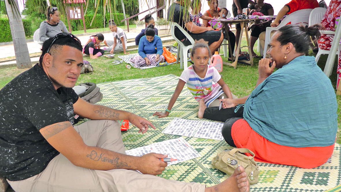 La communauté wallisienne et futunienne  a organisé un bingo sur l’esplanade de l’église Saint-Vincent-de-Paul. L’objectif était  de financer un pèlerinage à Futuna, avec un départ prévu le 6 juin.