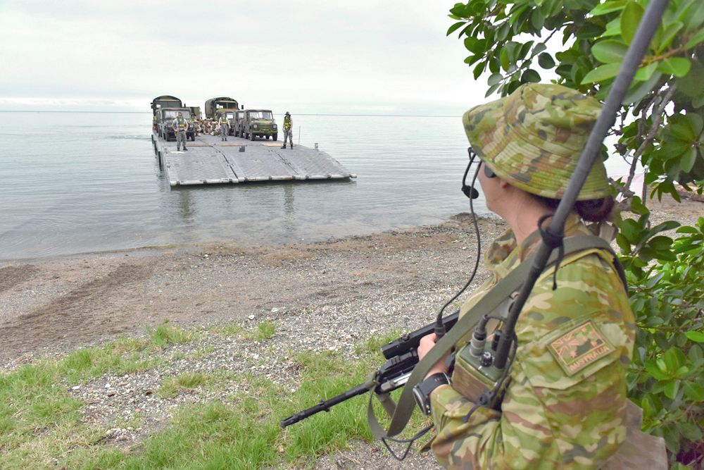 Les exercices se sont principalement déroulés dans le Nord, entre Koné et Koumac. Parachutages et débarquements amphibies ont rythmé les journées. Hier, Marise Payne s’est également rendue à la rencontre des militaires.Photos Ministère australien de la Dé