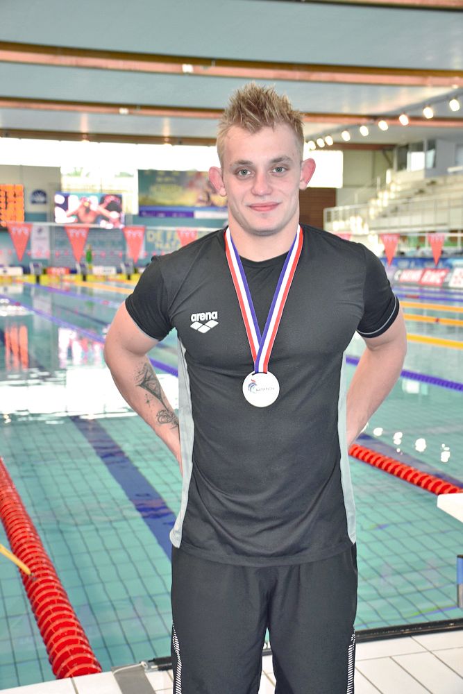 Thibaut Mary n\'a pas réussi à intégrer l\'équipe de France cette année. À la croisée des chemins, le jeune homme de 19 ans se demande s\'il va poursuivre sa carrière ou rentrer à Nouméa.