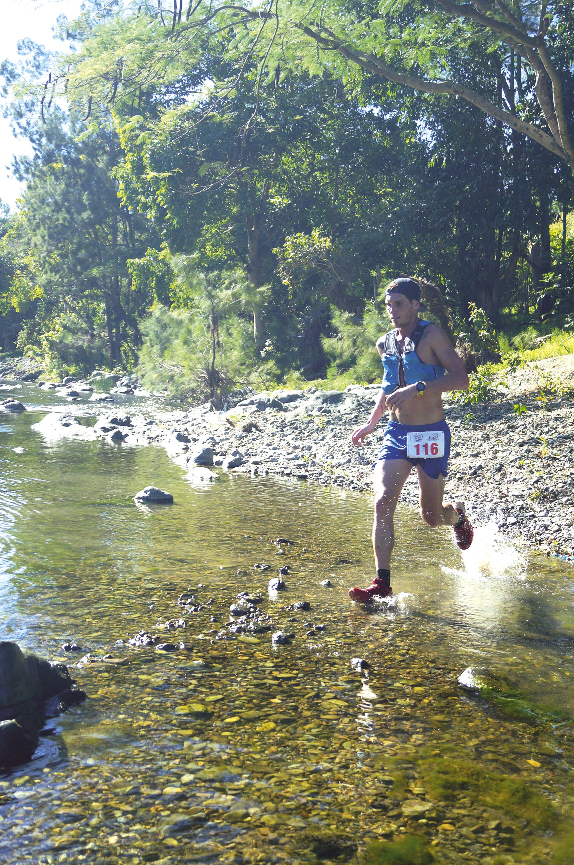 Avec plus de six minutes d’avance sur le deuxième, Yohan Samanich s’impose en 2 heures 8 minutes. Pour son deuxième succès sur le Grand Prix des raids du Nord cette année, il devance Jonathan Berger et Léo Denais.