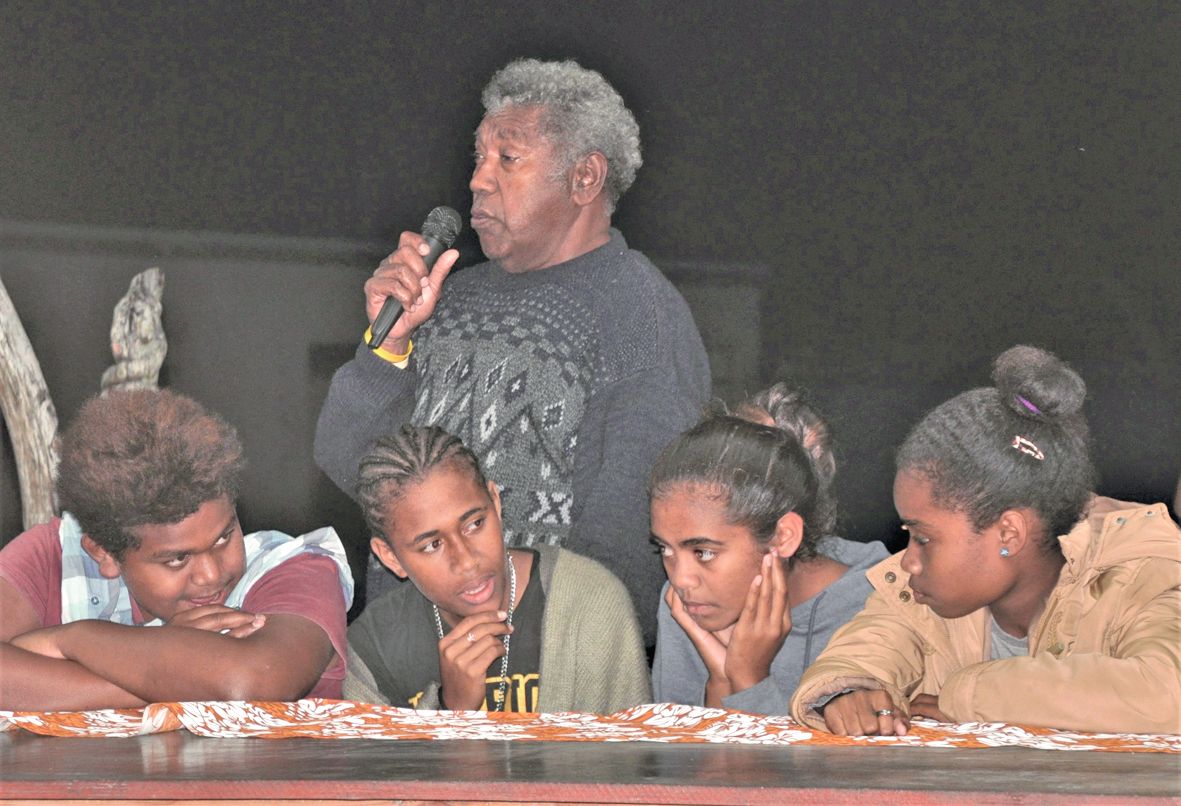 Parmi les préoccupations des parents, Stéphane Yeiwene a partagé sa crainte de voir s’installer à Maré une technologie susceptible d’éloigner les jeunes de leur identité.