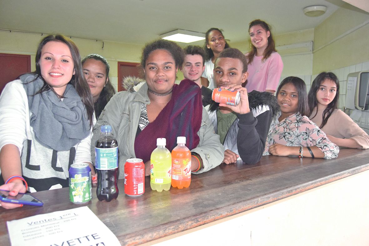 Des lycéens d’Anova ont tenu une buvette destinée au financement d’un voyage linguistique. Les élèves de 1ère L devraient s’envoler  en août pour Brisbane afin d’améliorer leur anglais.