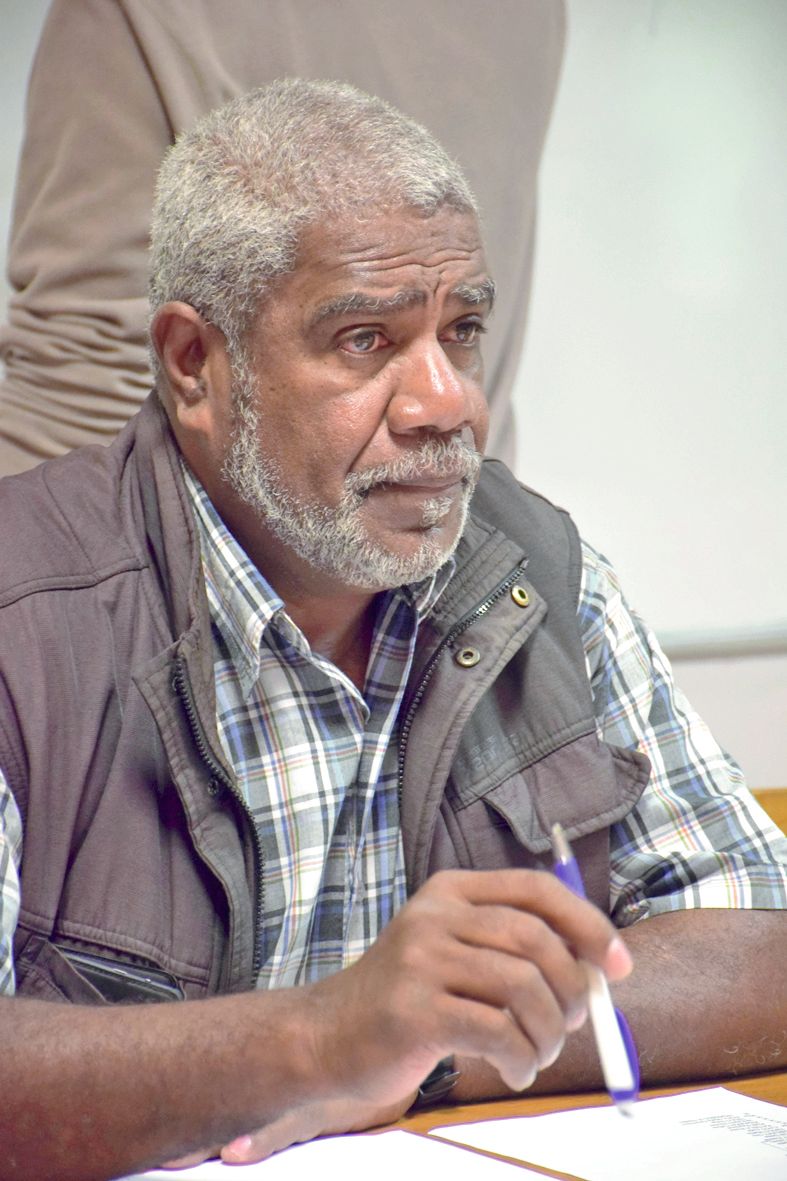 Alexandre Nemebreux a été élu, avec 8 voix contre 7, face à Karmen Holéro.