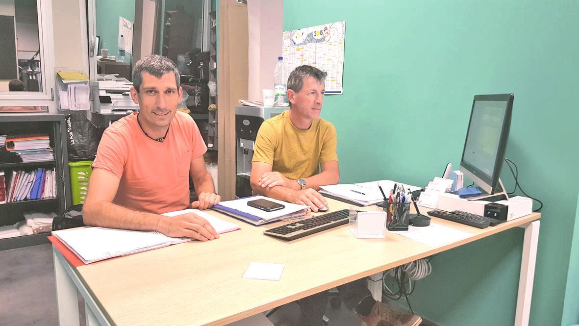 Christophe Chazalmartin et Bruno Tezenas du Montcel, tous deux kinésithérapeutes, sont les premiers à s’être installés au centre médical de Magenta plage.