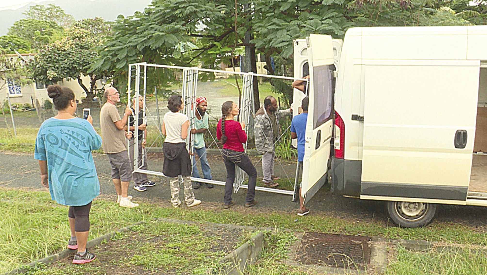 Une vingtaine de personnes ont participé à l’opération, dont plusieurs bénévoles.
