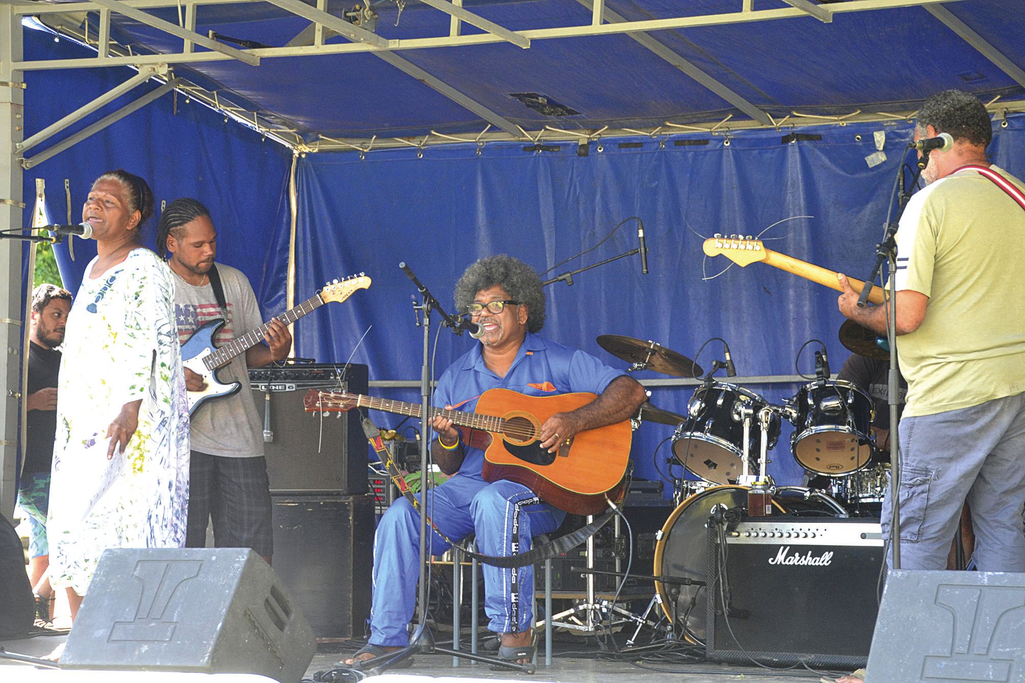 Un groupe de Poindimié a ouvert la journée musicale à 11 h 30, relayé par d’autres formations venues de Houaïlou, de Ponérihouen ou encore de Koné.