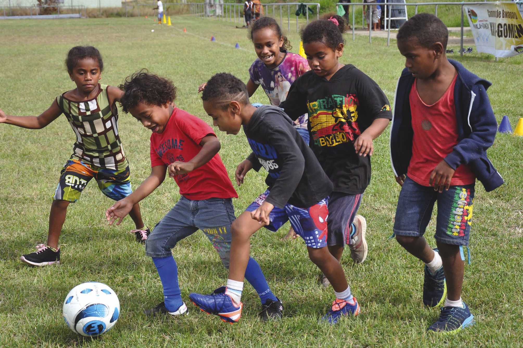 Ce n’était pas la Coupe du monde en Russie mais les équipes de football dans la catégorie des 7-9 ans n’ont pas ménagé leurs efforts. Les Taureaux se sont imposés sur les Cagous sur le score sans appel de 5 à 2. Ces deux équipes sont qualifiées pour les f