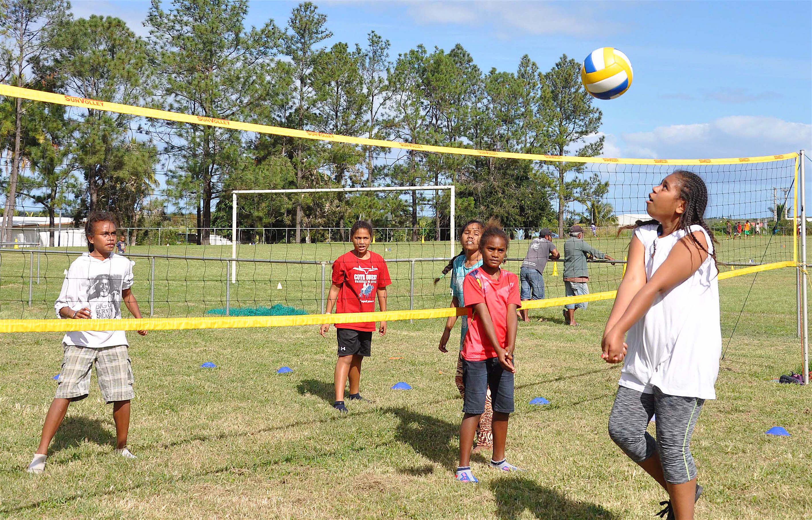 Dans la catégorie des 10-12 ans, l’équipe de volley-ball de Bwapanu sports a remporté sa rencontre contre celle de Nemog par 2 sets à 0. Ces deux équipes se hissent en finale.