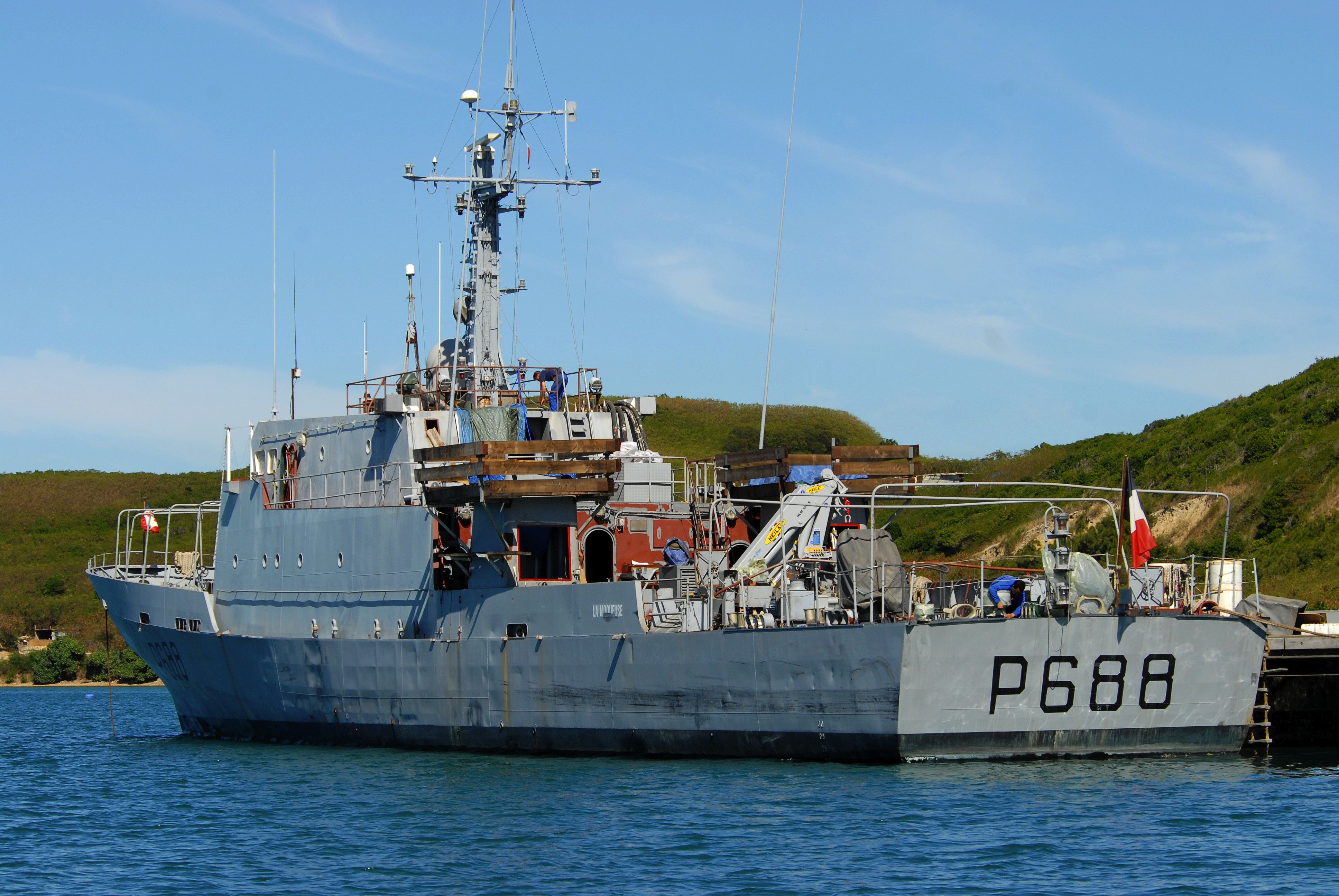 Le patrouilleur La Glorieuse et son navire-soeur, la Moqueuse sont  des outils primordiaux d’interception des bateaux.Archives LNC