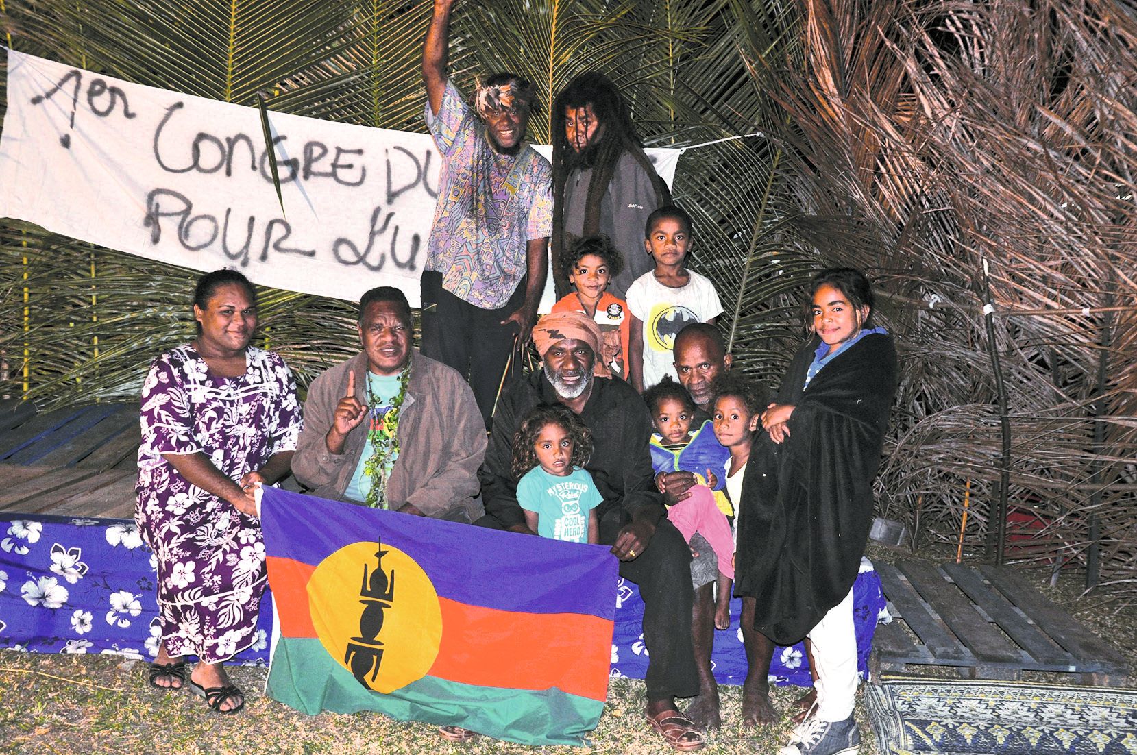 Clou du week-end, la pièce de Pierre Gope, Moi… je vote « blanc » a attiré de nombreux visiteurs. Satire burlesque de la société kanak et de ses politiques, elle a bousculé les plus grands et fait rire les plus petits.