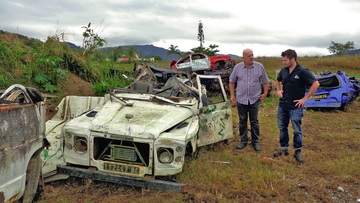 Régis Roustant et Erwan Couapault, pour le SIVM Sud ont estimé  à 1 600 le nombre d’épaves sur les communes concernées.Photo EJ