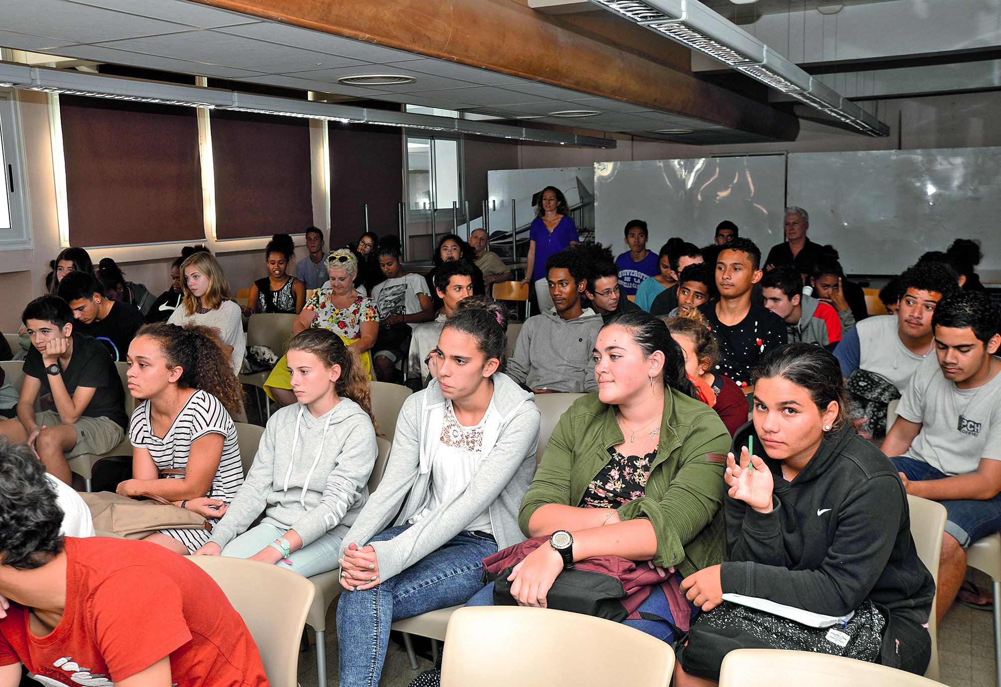 Les lycéens avaient préparé quelques questions sur  le parcours du sportif. Les professeurs, en revanche,  ont davantage essayé de faire des parallèles entre sport et  vie professionnelle. 