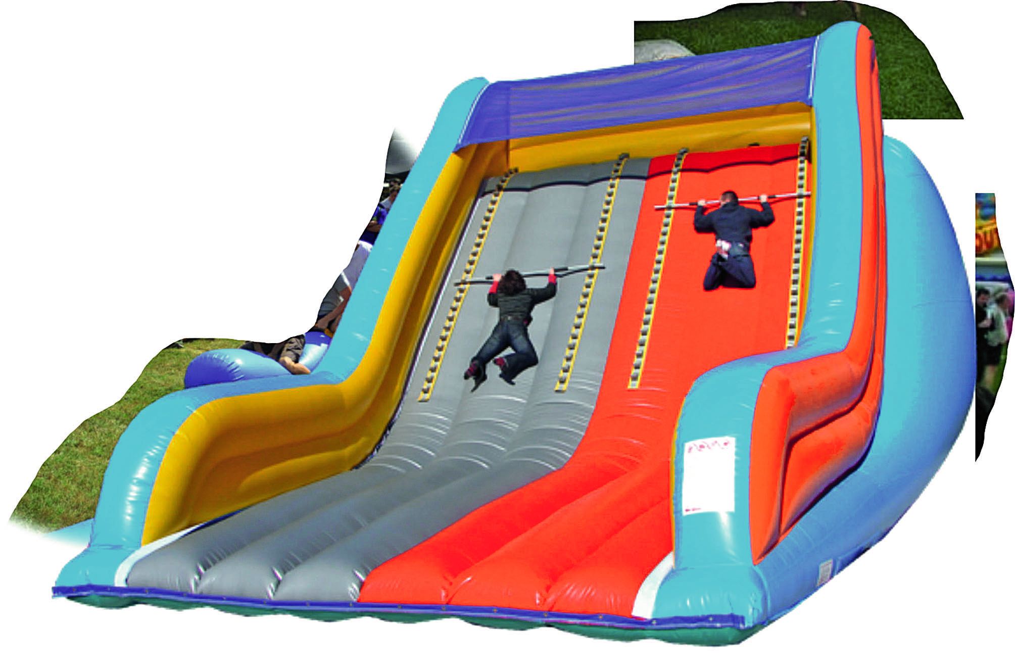 Le mur des costauds, qui consiste à grimper en haut d’une structure gonflable à la seule force de ses bras, fera partie des jeux.