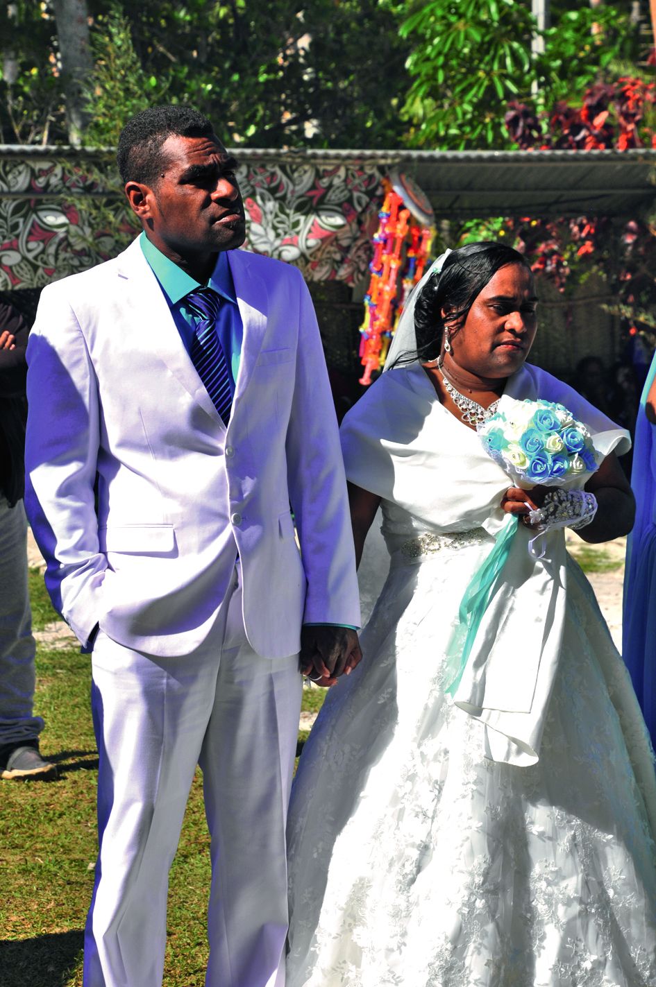 De retour à la chefferie après les cérémonies coutumières, administratives et religieuses, Georges Wanaro et Clara Wadrobert sont officiellement unis par les liens sacrés  du mariage.