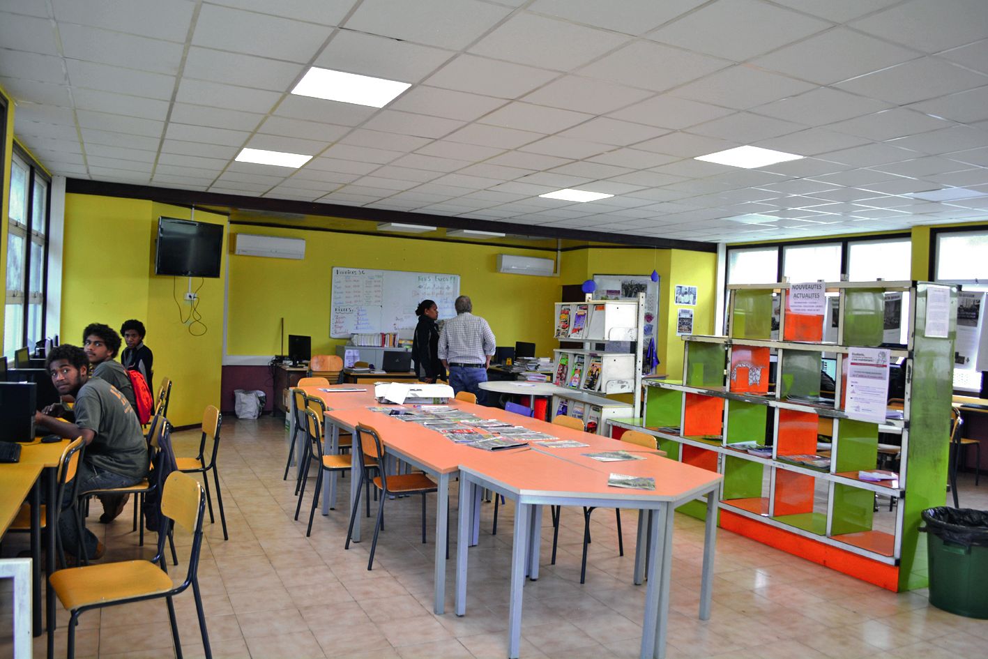 L’ancienne chapelle transformée en CDI et vie scolaire.