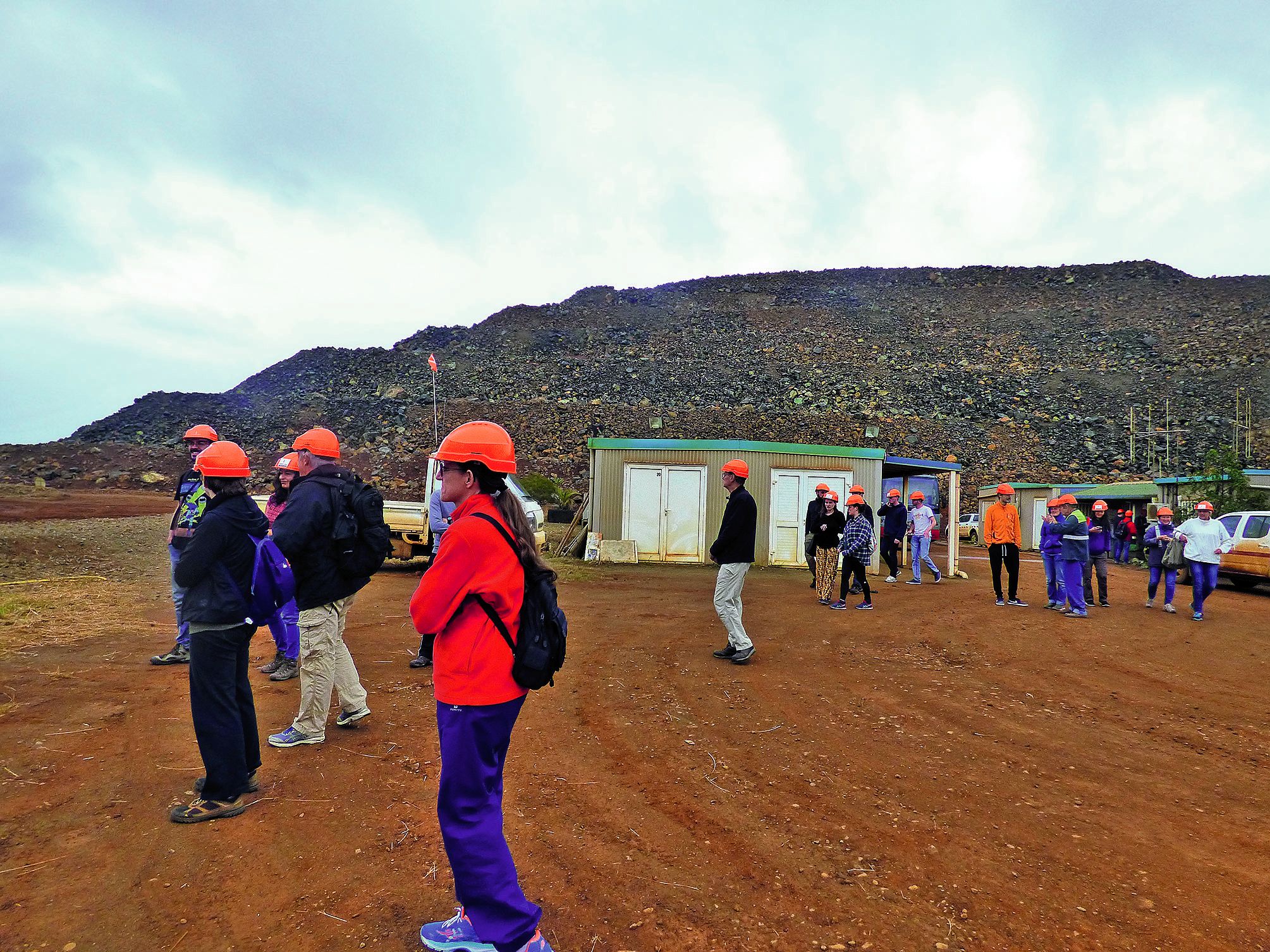 Des visites de la mine, gratuites, ont été proposées par la SLN. La prochaine excursion sur le site du Plateau, payante cette fois, est prévue le samedi 25 août, suivie d’un repas à la tribu de Kouaré.