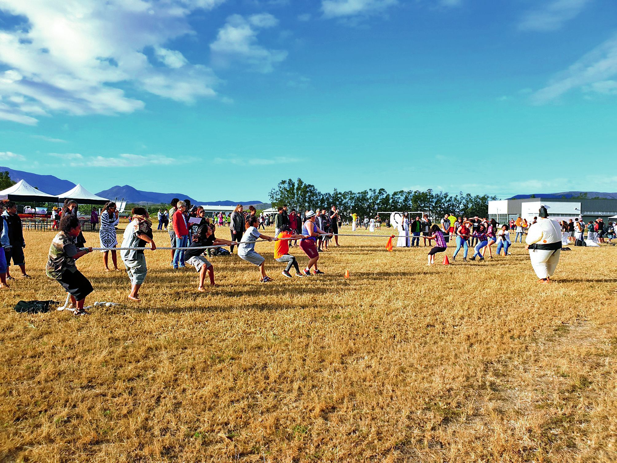 Les BTS ont été très actifs,  que ce soit pour compter les tours de pistes de chaque élève ou les points sur les stands de kermesse. Les pompiers, présents sur place, n’ont eu à intervenir que pour  de petites douleurs, des crampes ou des essoufflements.