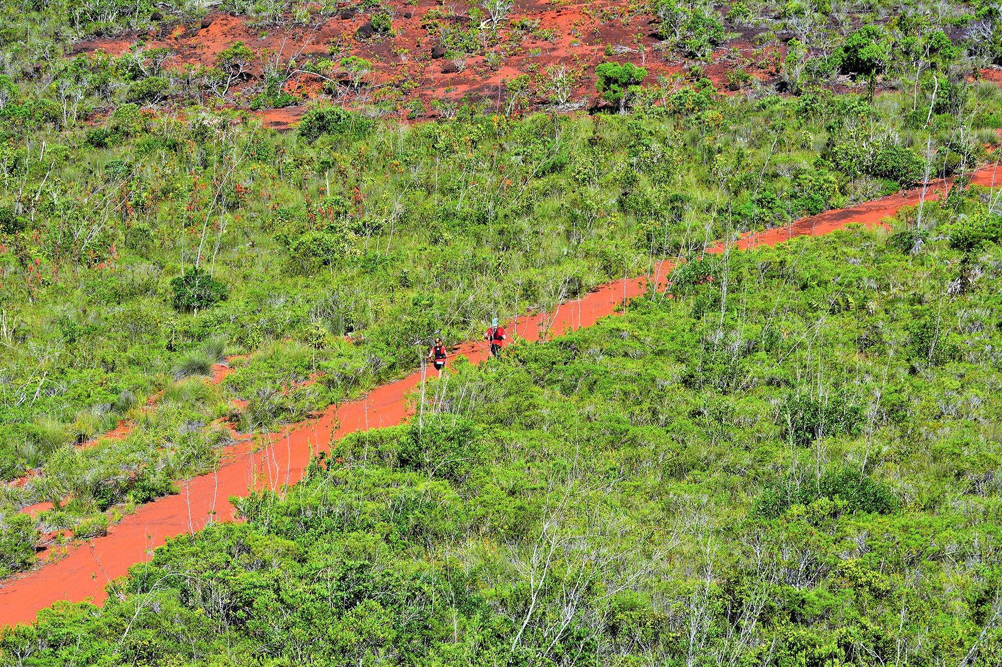 Quelques minutes avant le départ, certains profitent du calme des environs du barrage