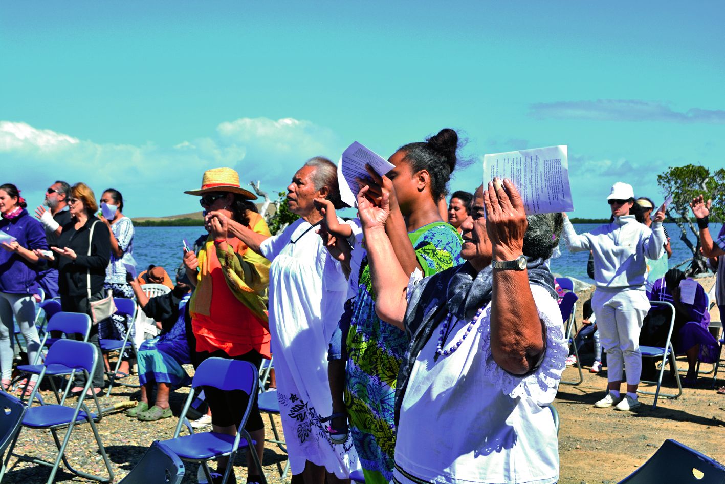 Malgré le soleil et le vent, les fidèles ont participé à la messe de L’Assomption avec beaucoup de ferveur.
