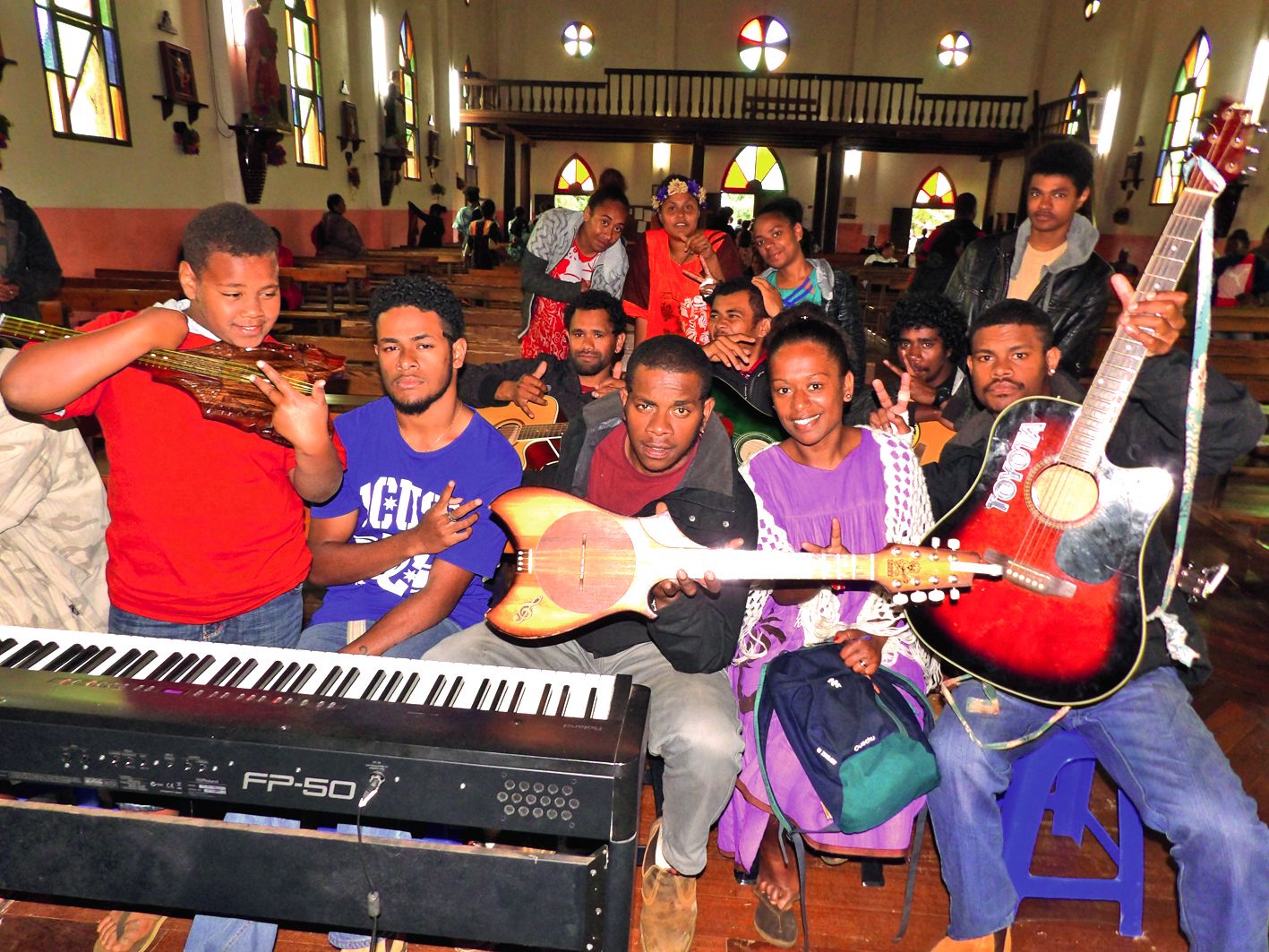 Le groupe de musique de Saint-Louis a animé la messe de mardi, la dernière du rassemblement avant la messe finale célébrée par le père Apikaoua, vicaire de la cathédrale de Nouméa. L’an prochain, leur paroisse accueillera ce regroupement.
