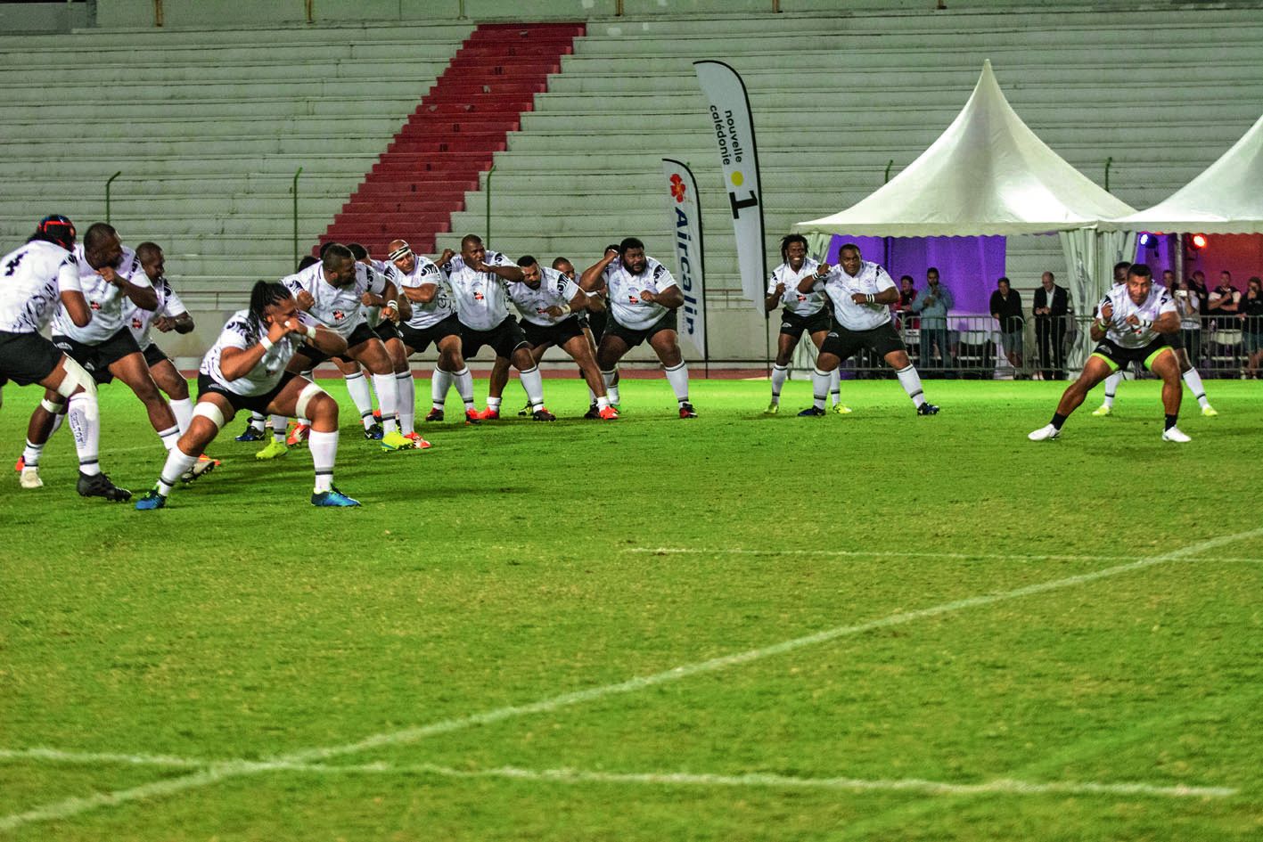 Le match a été précédé d’un haka fidjien. Un moment très apprécié par le public. 