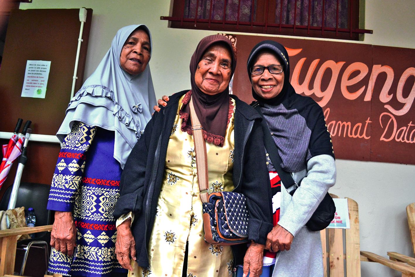 Invitées d’honneur de la manifestation : Suzanne, Misri et Yolan, qui ont quitté le Caillou en 1953, reviennent pour la première fois, ravies « de revoir tous les enfants ».