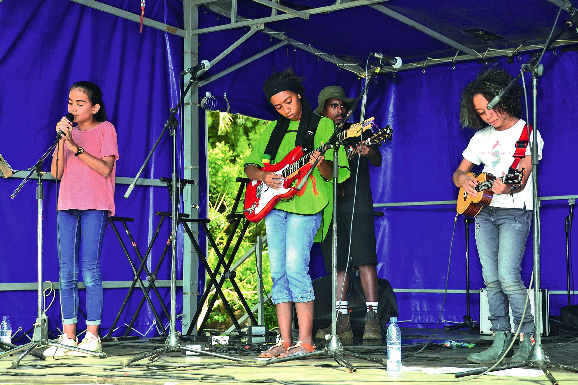 Jeff, un exemple à suivre pour les jeunes de la commune, s’est lancé dans la culture voilà trois ans. Producteur de salade et d’herbes aromatiques, il a profité de cette fête pour proposer ses produits.