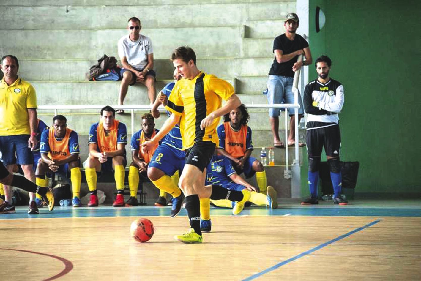 C’est le choc des quarts de finale de la Coupe de Calédonie de futsal. L’Université de Nouvelle Calédonie, leader du championnat sera opposée à l’ASPTT, tenante du titre, aujourd’hui à 9 heures.