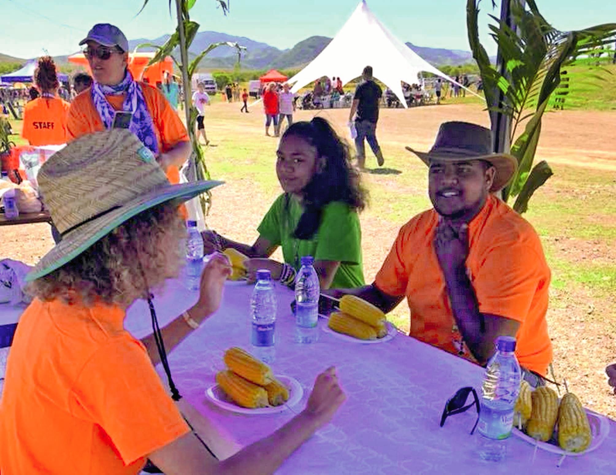 Plusieurs animations ont rythmé la journée de samedi, des démonstrations sportives, avec les stands des archers de Tipinga ou encore le PGC (Pouembout Gun Club) mais aussi des concours : claquage de fouet, lancer de claquettes, etc. Ryan (avec un chapeau 