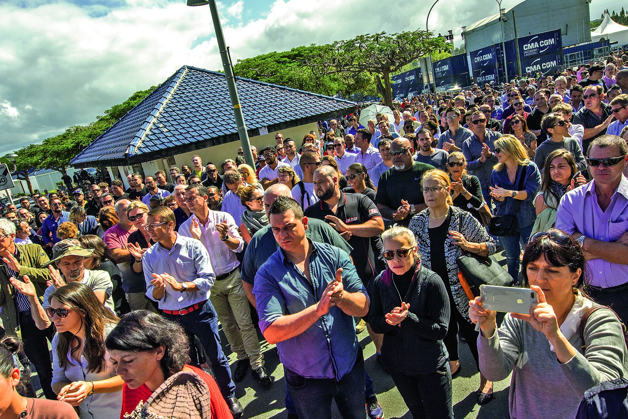 Le Medef parle de 500 participants, les autorités de moins de 300. Julien Cinier